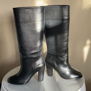NWT and Box Size 7 Black Lord & Taylor Boots - No zipper 4 inch heal